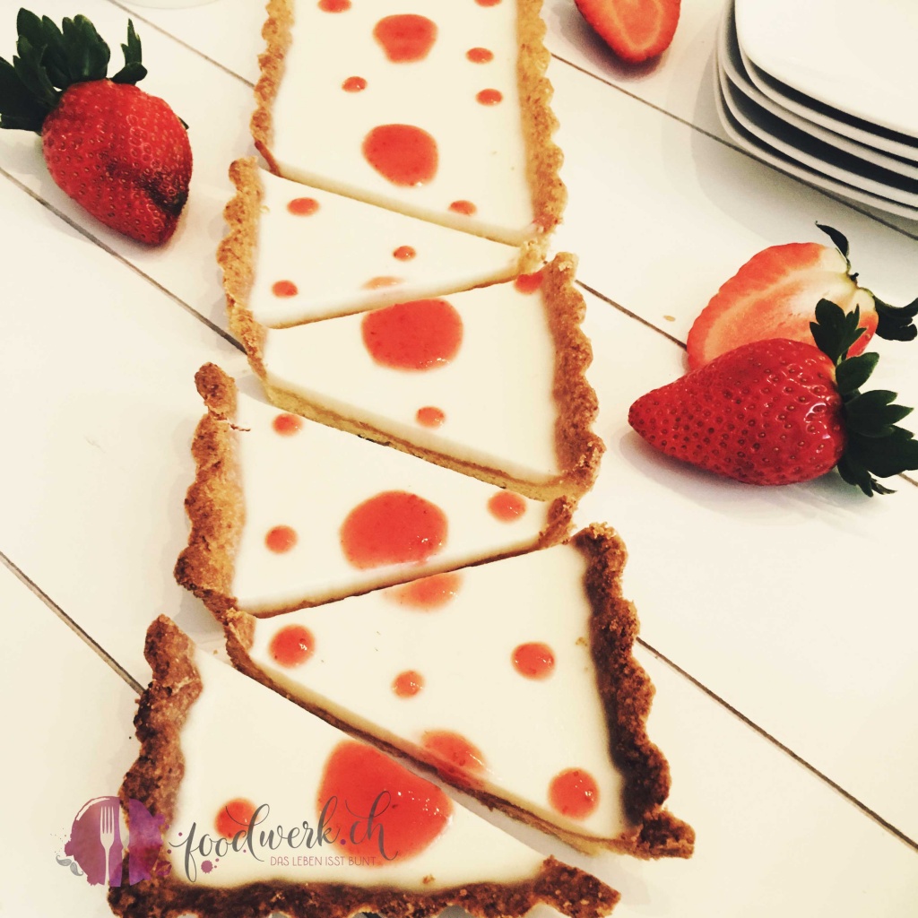 kokos, kokosnuss, tarte, kuchen, erdbeeren, zart, erfrischend, Rezept, idee, einfach kochen, einfaches rezept, rezepte, schweizer foodblogs, foodwerk.ch, foodwerk, foodblog, blog, food, kochen, backen, cook, bake, swiss, swiss foodblog, foodblogger, foodie, instafood, foodblogs, familyblog