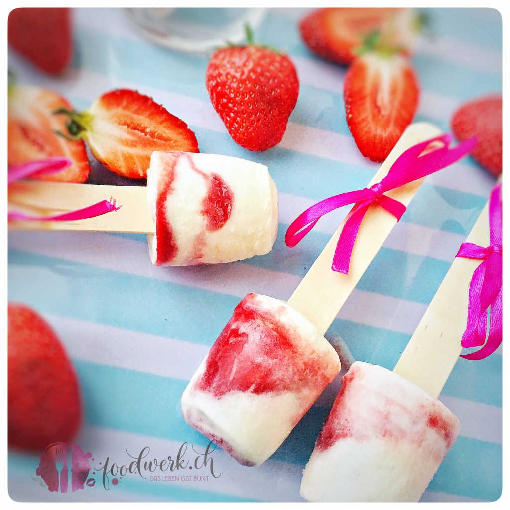 buttermilch, eis, erdbeeren, abkühlen, glace, eis selber machen, eis am stiel, Rezept, idee, einfach kochen, einfaches rezept, rezepte, schweizer foodblogs, foodwerk.ch, foodwerk, foodblog, blog, food, kochen, backen, cook, bake, swiss, swiss foodblog, foodblogger, foodie, instafood, foodblogs, familyblog