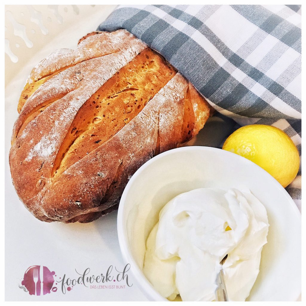 karotten, rüebli, Brot, backen, frisches brot, selbstgemachtes brot, einfaches brot, gehaltvolles brot, dinkel, dinkelmehl, idee, einfach kochen, einfaches rezept, rezepte, schweizer foodblogs, foodwerk.ch, foodwerk, foodblog, blog, food, kochen, backen, cook, bake, swiss, swiss foodblog, foodblogger, foodie, instafood