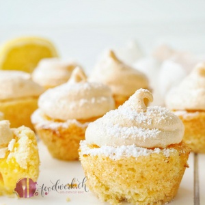 törtchen, zitrone, mini, tartelettes, meringues, baiser, haube, erfrischend, petite four, patisserie, knusprig, zitronencreme, leicht, häppchen, Rezept, idee, einfach kochen, einfaches rezept, rezepte, schweizer foodblogs, foodwerk.ch, foodwerk, foodblog, blog, food, kochen, backen, cook, bake, swiss, swiss foodblog, foodblogger, foodie, instafood, foodblogs, familyblog