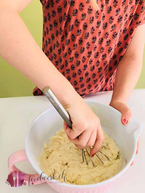 zitronenkuchen, zitronen, kuchen, schnitte, glasur, sauer, einfach liv, kochen mit kindern, kinder am kochen, swiss blogger, foodblog, schweiz, schweizer foodblogger, family blog, family blogger, familie,