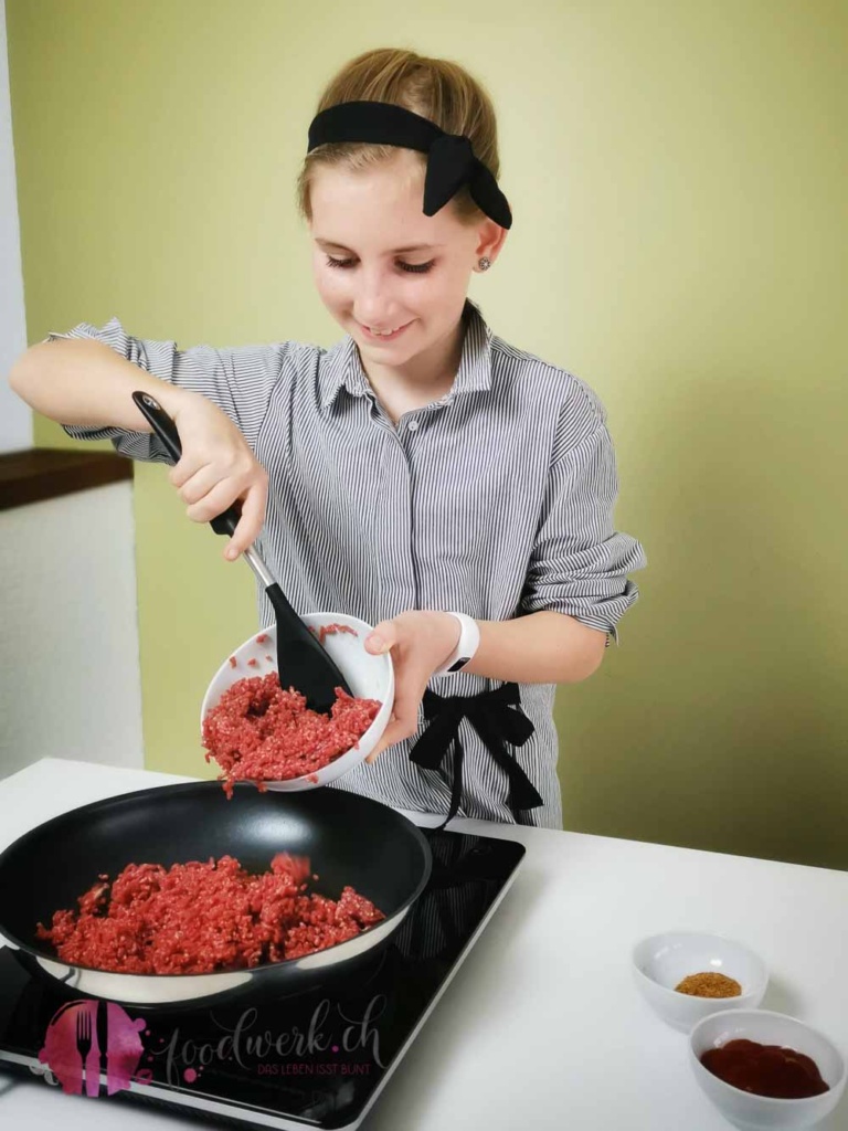 Hakflsich in Pfanne für Buregr muffin