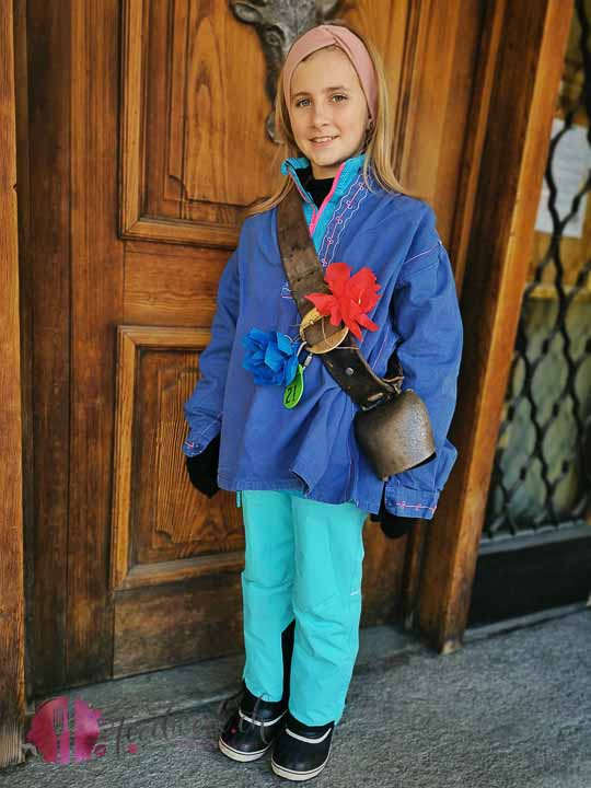 Liv vor Türe bei Colanda Mars