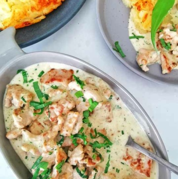 Rösti und Geschnetzeltes an Bärlauch Sauce