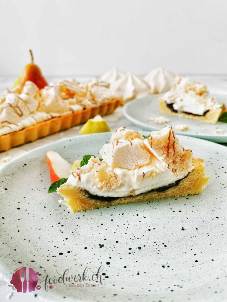 Merngues Wolke Stück auf Teller