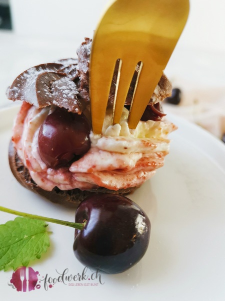 Schwarzwälder Windbeutel nah