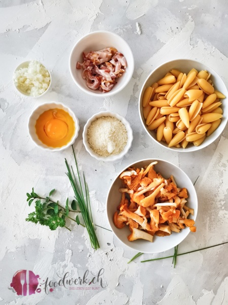 Zutaten für Pasta Carbonara mit Eierschwämmen