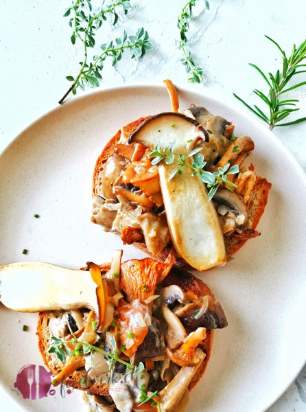 Pilzschnitte mit Brot vom Vortag. SO einfach können Resten verwertet werden.