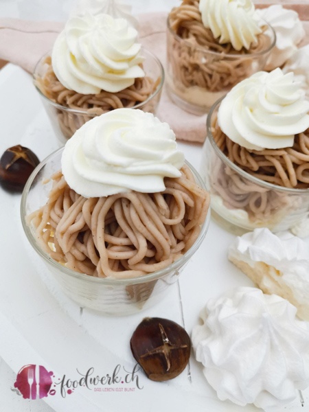 Maronen geröstet, püriert mit Sahne und Baiser