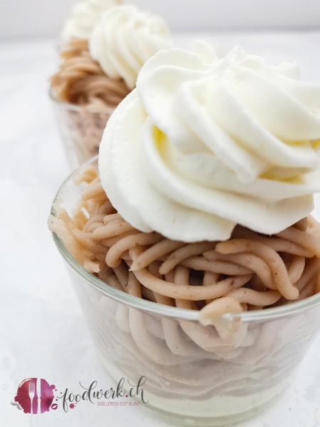 Vermicelles mit Rahm und Merengues 