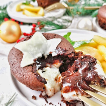 Flüssiger Kern im Schokoküchlein