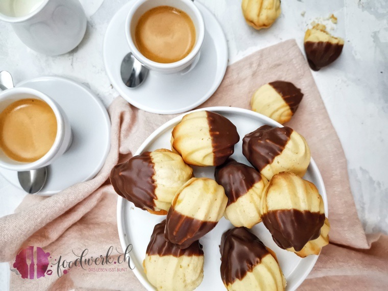 Klassischer Keks mit Marmelade und Schokoladenglasur. In der Schweiz wird das Gebäck als Züri Nüssli bezeichnet.