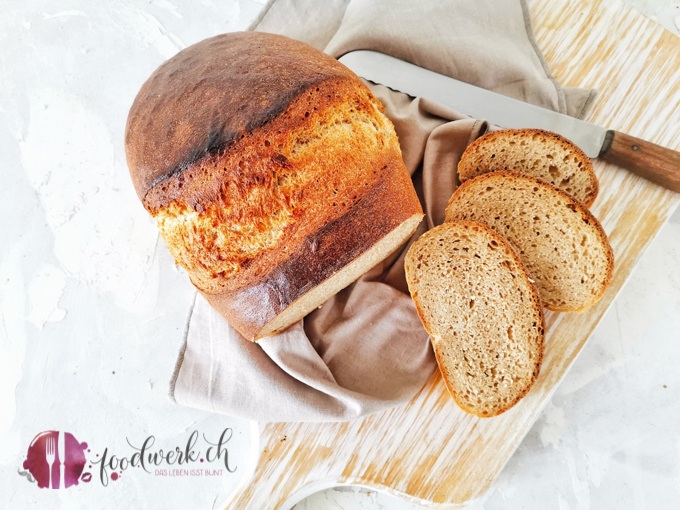 Herrlich locker sollte das Berner Brot sein. Ideal ist, wenn das Brot beim anschneiden richtig "kracht".