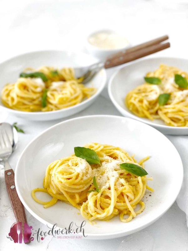 pasta alfredo mit moehren