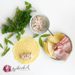 fuellung auf die crepes geben