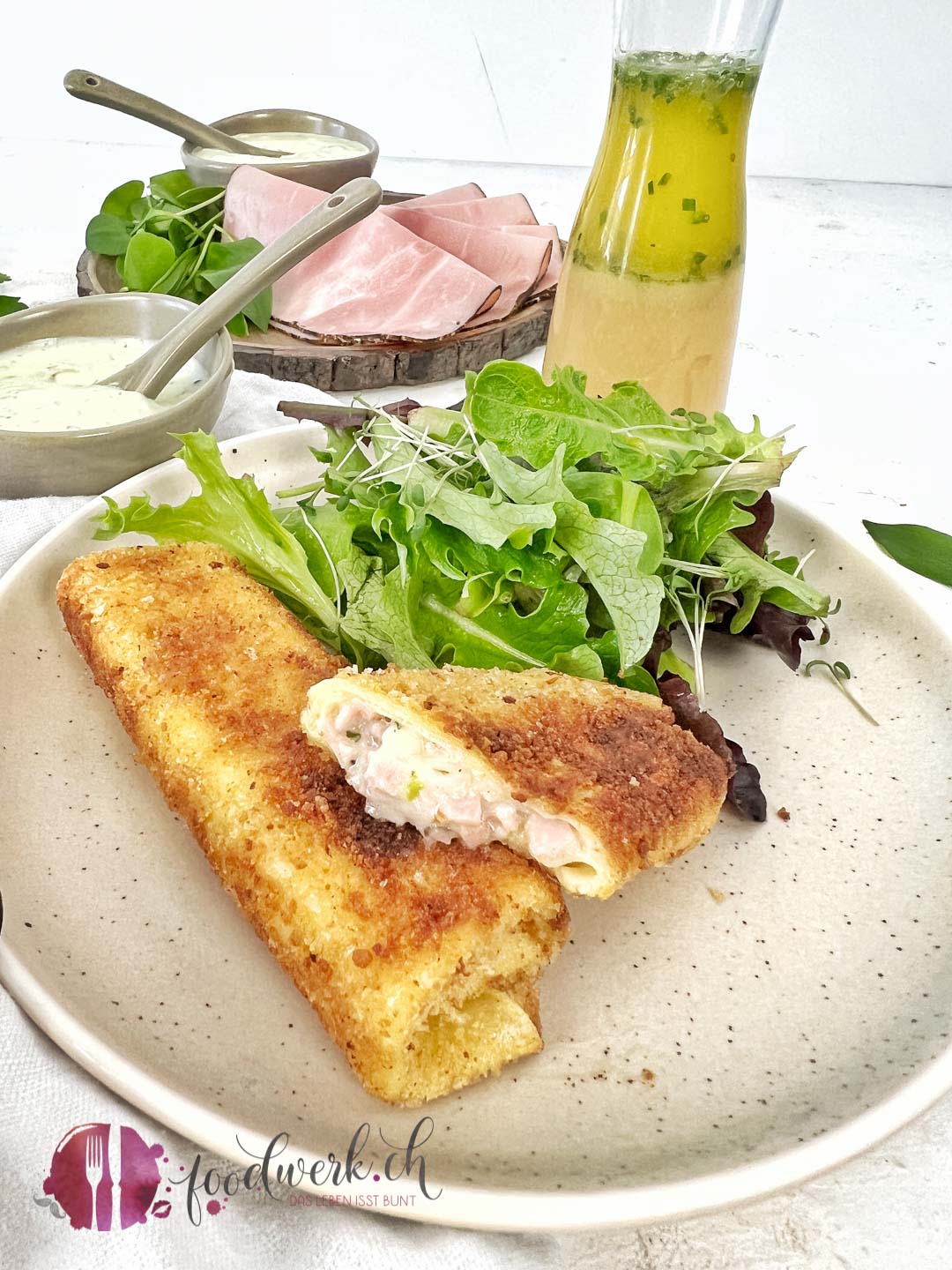 knusprige Crêpes Rolle mit cremiger Füllung