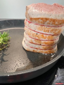 Nierstueckbraten von allen Seiten anbraten