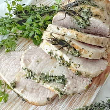 geschnittenes Nierstück mit Knobli und Kräuter