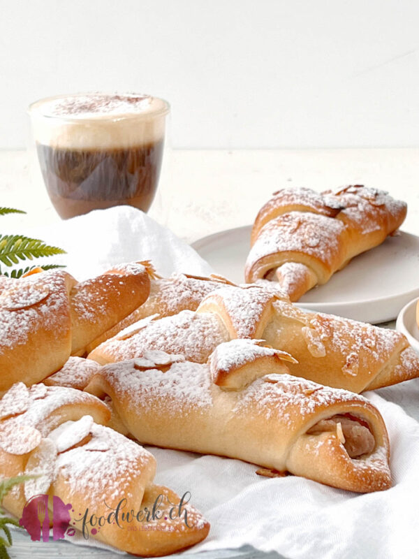 SOfte Marroni Gipfel mit Kaffee