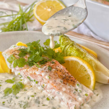 Ofenalchs mit Kräutersauce und Safran Nudeln