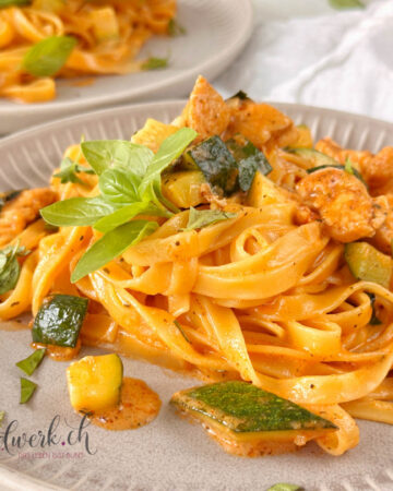 Pastapfanne mit Zucchini und Hähnchenbrust